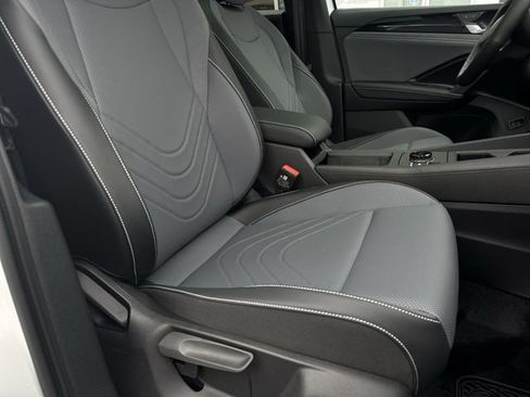 New 2026 Volkswagen Tiguan SE R-Line FWD image 29
