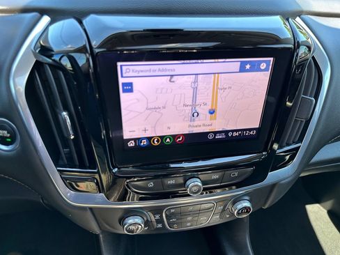 Used 2021 Chevrolet Traverse LT w/ LT Premium Package AWD/4WD image 20