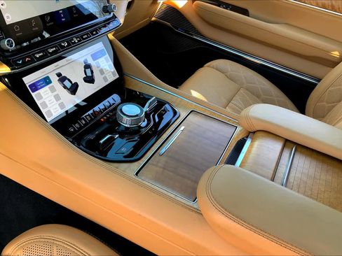 Used 2022 Jeep Grand Wagoneer Series III w/ HD Trailer Tow Package image 16