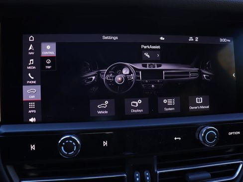 Used 2024 Porsche Macan image 33