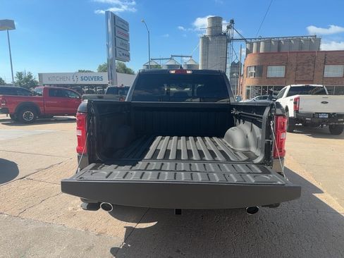 Used 2025 RAM 1500 Big Horn AWD/4WD image 8