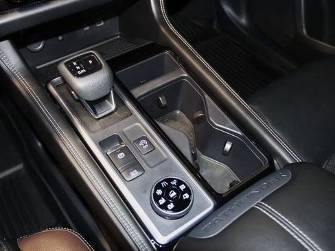 Used 2022 Nissan Pathfinder Platinum w/ Cargo Package image 43