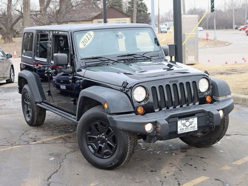 Used 2013 Jeep Wrangler Unlimited Sahara image 7