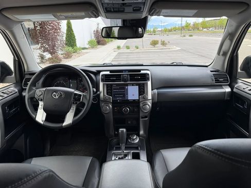 Used 2022 Toyota 4Runner SR5 Premium image 24