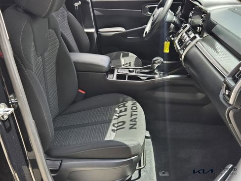 Certified 2022 Kia Sorento LX image 16