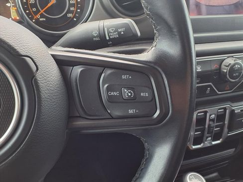 Used 2021 Jeep Gladiator Sport image 15