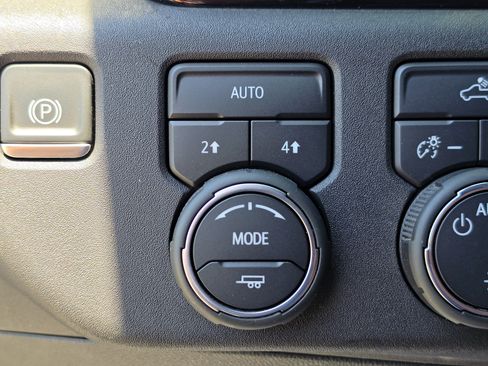 Used 2023 Chevrolet Silverado 1500 LT AWD/4WD image 31