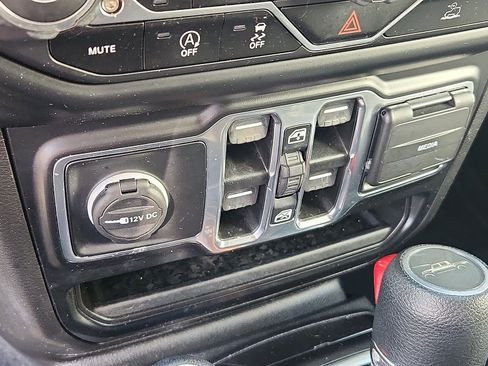 Used 2022 Jeep Gladiator Sport image 26