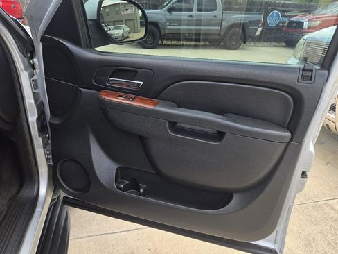 Used 2014 Chevrolet Tahoe LS RWD image 22