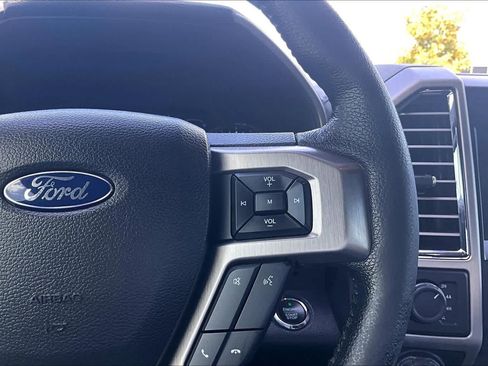 Used 2016 Ford F150 Platinum w/ Equipment Group 701A Luxury AWD/4WD image 21