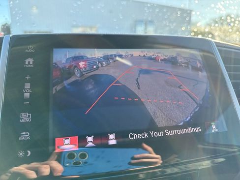 Used 2018 Honda Ridgeline RTL-E image 2