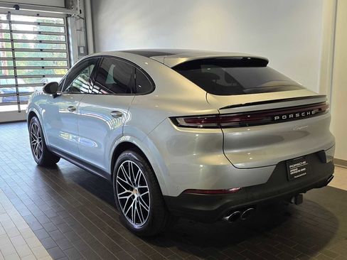 Used 2024 Porsche Cayenne Coupe image 3