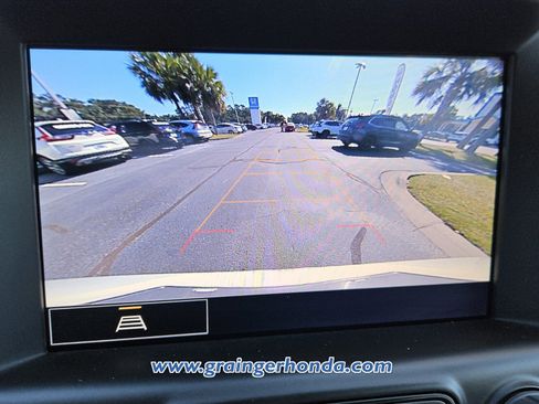 Used 2023 GMC Terrain SLT image 16