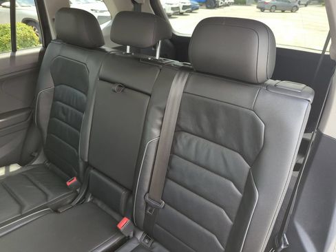 Used 2019 Volkswagen Tiguan SEL Premium AWD/4WD image 30