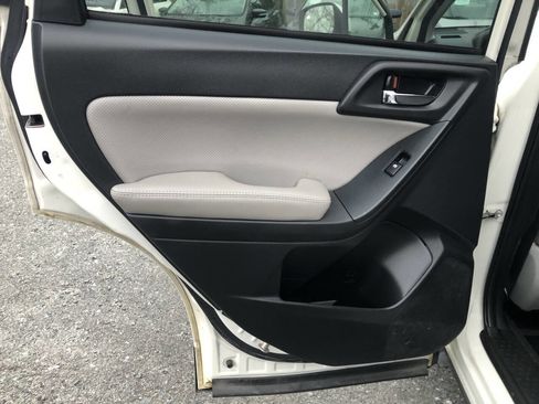Used 2015 Subaru Forester 2.5i Limited image 14