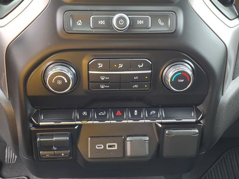 Used 2021 Chevrolet Silverado 1500 Custom w/ Safety Confidence Package AWD/4WD image 9