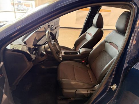 Used 2026 Nissan Kicks SR FWD image 25