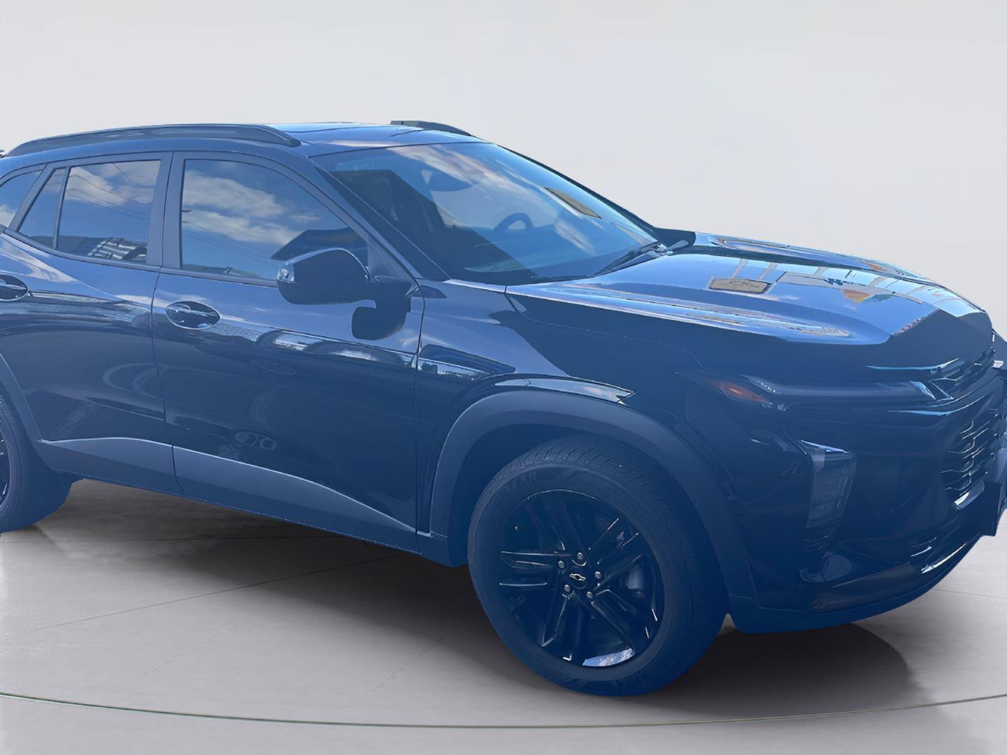 Used 2025 Chevrolet Trax ACTIV w/ Sunroof Package FWD image 3