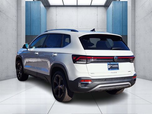 New 2026 Volkswagen Taos SEL image 30