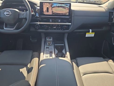 New 2026 Nissan Pathfinder SL image 15