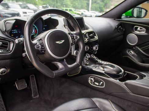 Used 2019 Aston Martin V8 Vantage Coupe RWD image 2
