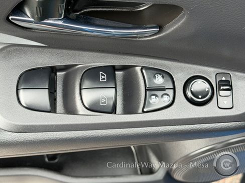 Used 2023 Nissan Kicks SR w/ SR Premium Package image 18