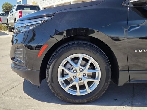 Used 2022 Chevrolet Equinox LS w/ LS Convenience Package FWD image 9