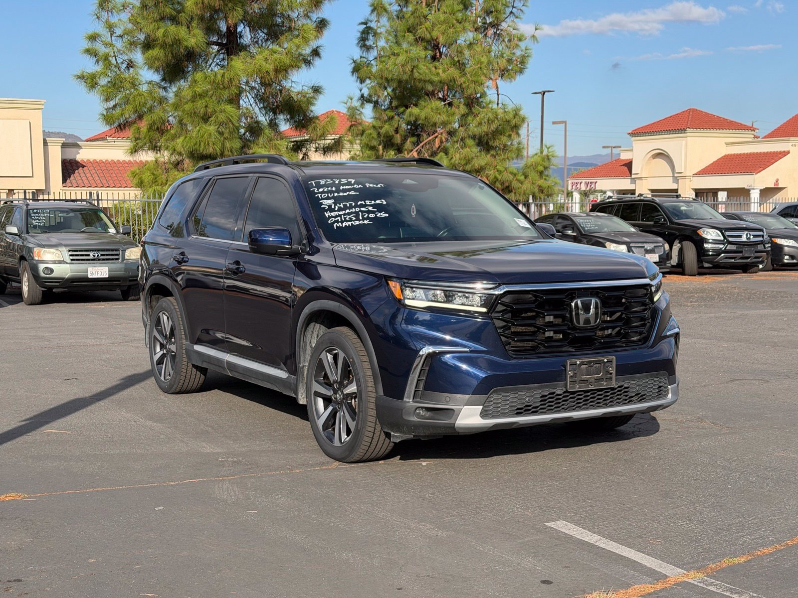 Used 2024 Honda Pilot Touring image 2