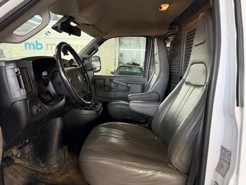 Used 2021 Chevrolet Express 3500 Extended w/ Driver Convenience Package RWD image 8