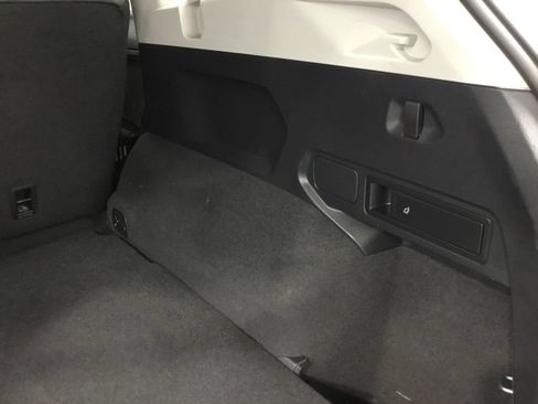 Used 2023 Volkswagen Tiguan SE AWD/4WD image 35