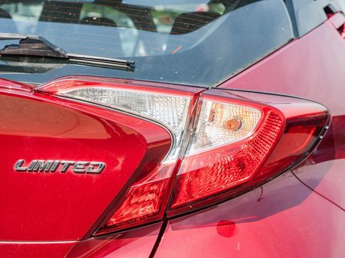 Used 2019 Toyota C-HR Limited FWD image 6