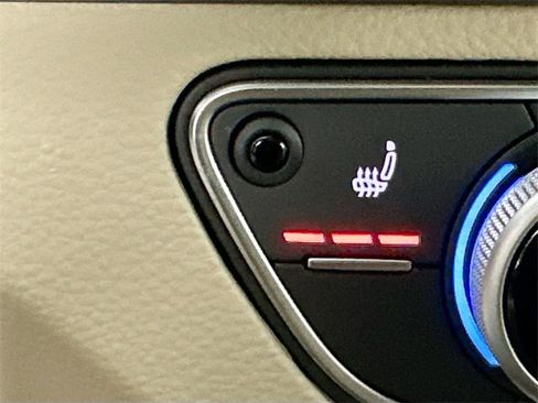 Used 2022 Audi Q5 2.0T Premium Plus image 17