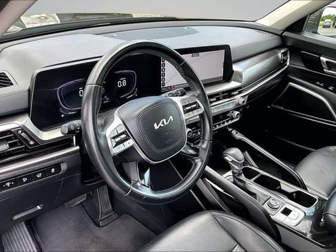 Used 2025 Kia Telluride S AWD/4WD image 16