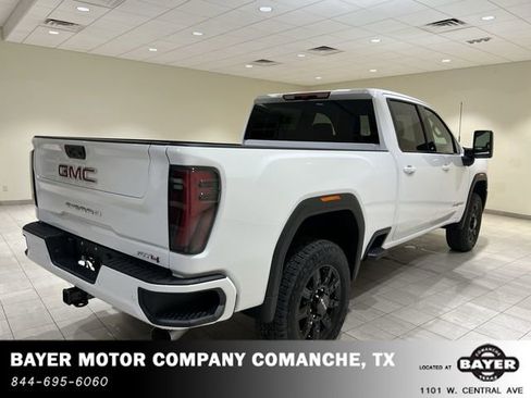 Used 2025 GMC Sierra 2500 AT4 image 5