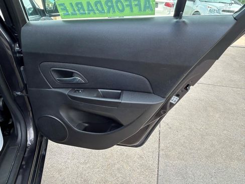 Used 2015 Chevrolet Cruze LT FWD image 15
