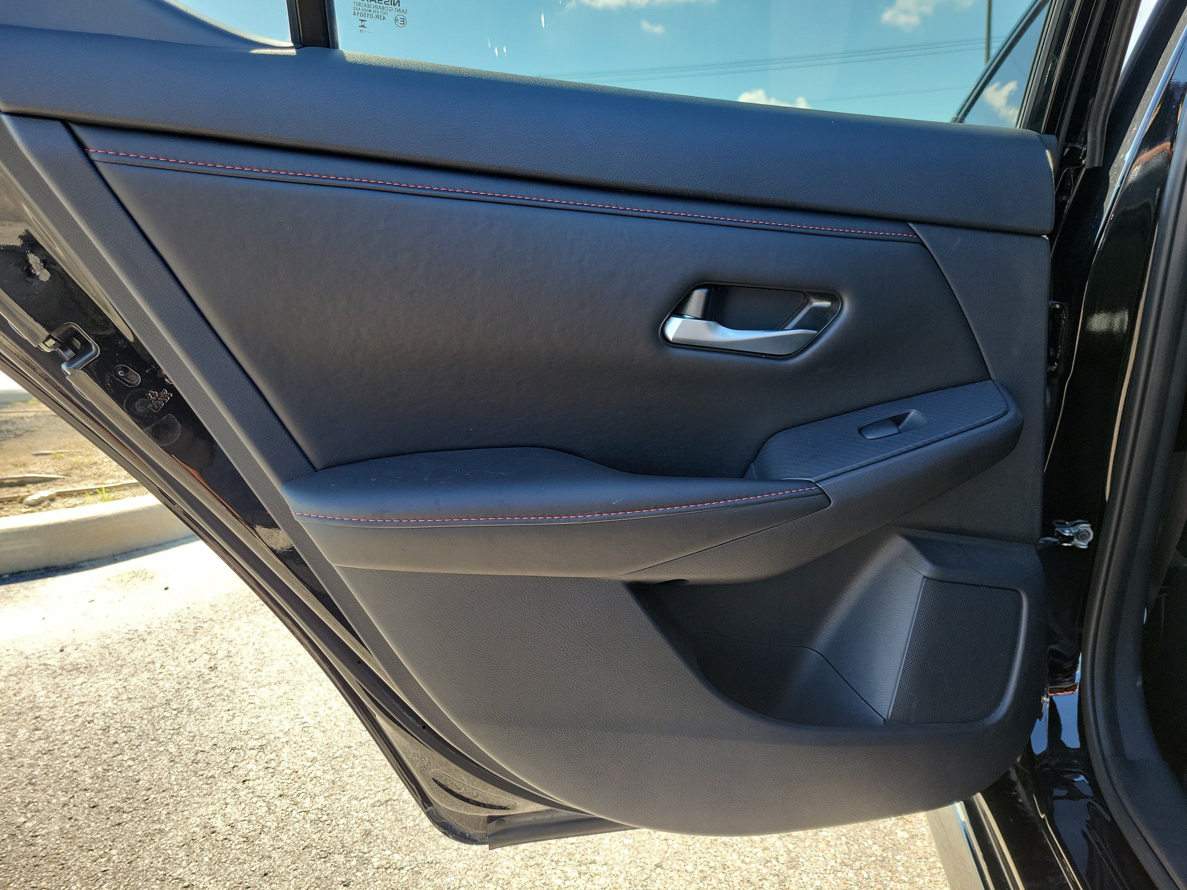 Used 2025 Nissan Sentra SR w/ Midnight Edition FWD image 18
