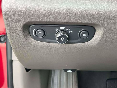 Used 2019 Chevrolet Traverse LT w/ LT Premium Package image 19