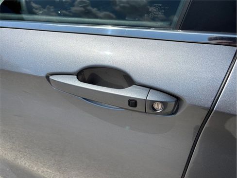 Used 2023 Mitsubishi Outlander SE image 18