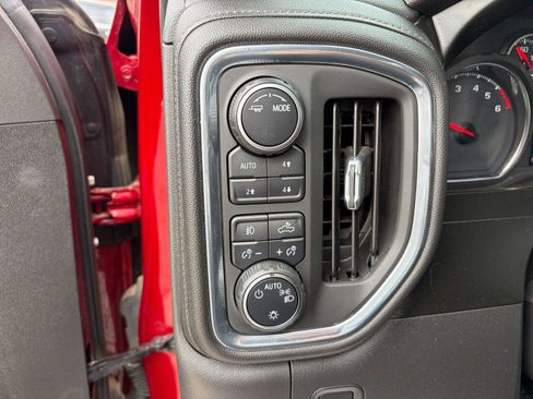 Used 2021 Chevrolet Silverado 1500 RST image 10