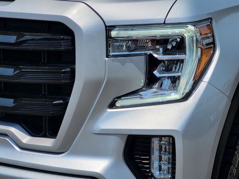 Used 2021 GMC Sierra 1500 Elevation w/ X31 Off-Road Package AWD/4WD image 8