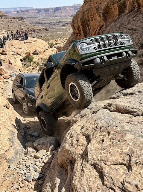 Used 2023 Ford Bronco Badlands AWD/4WD image 9