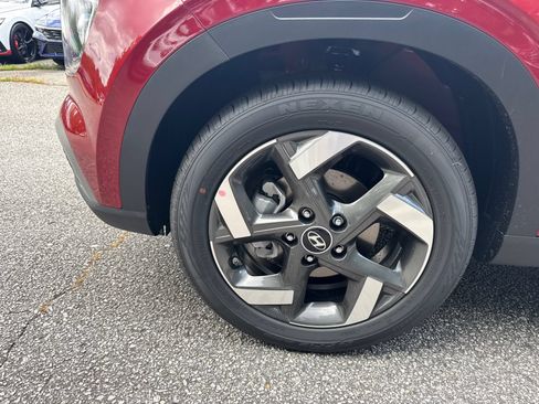 Certified 2025 Hyundai Venue SEL FWD image 11