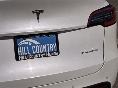 Used 2021 Tesla Model Y Long Range image 13