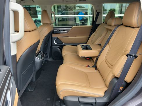 Certified 2025 INFINITI QX80 Luxe AWD/4WD image 16