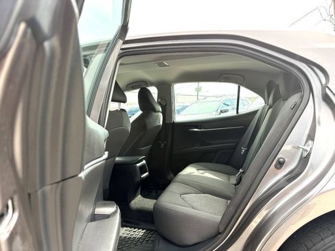Used 2022 Toyota Camry LE w/ Convenience Package FWD image 11