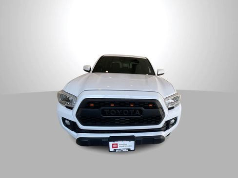 Certified 2019 Toyota Tacoma TRD Off-Road AWD/4WD image 3