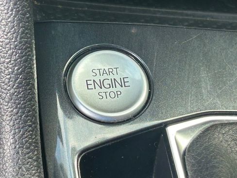 Used 2023 Volkswagen Tiguan SEL R-Line image 42