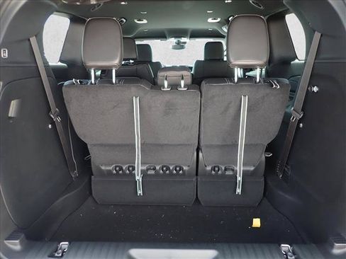 New 2027 Chrysler Pacifica Select FWD image 8