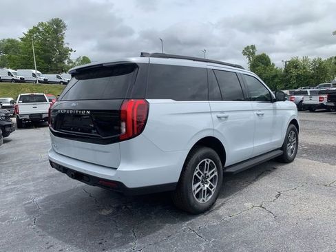 New 2025 Ford Expedition Active RWD image 10