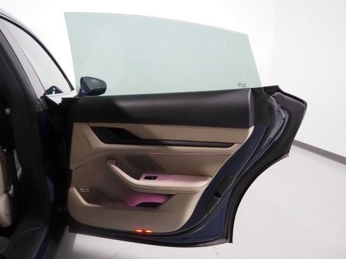 Used 2022 Porsche Taycan image 64